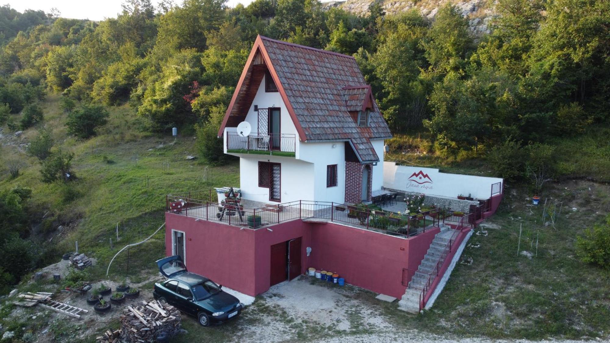 Vikendica "Oaza Mira" Villa Gacko Luaran gambar